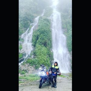 Sindhu Lokanath Instagram - If you fall like a waterfall in the wild it's called a wild free fall. Am wild and free😀
.
#waterfallsofinstagram #sikkimwaterfalls #neverending #ktmadventure390 #ktmbikes #sikkim_diaries #traveldiaries