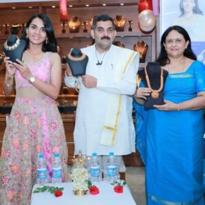 Sindhu Lokanath Instagram - Hello there....
.
#muliyajewels #jewellerylover #jewellerydesign #shopping #muliyachinnotsava #gold #girlsbestfriend #goldlovers #goldshopping #goldisforever