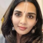 Sindhu Lokanath Instagram - Dono where this new year will head to, where it'll lead us to. I pray and hope that it makes way for kindness in our heart, may we advance spiritually and hope 2024 will be better than all the previous years. Wish you all a very happy, prosperous & healthy new year❤️ . #2024 #newyear #newstart #alloveragain