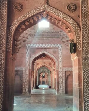 Sindhu Lokanath Instagram - Akbar's Jodha is not me😃
.
#fatehpursikri #jodhabaipalace #indiatourism #lovefortravel #travelisfun