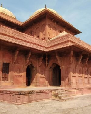 Sindhu Lokanath Instagram - Akbar's Jodha is not me😃
.
#fatehpursikri #jodhabaipalace #indiatourism #lovefortravel #travelisfun