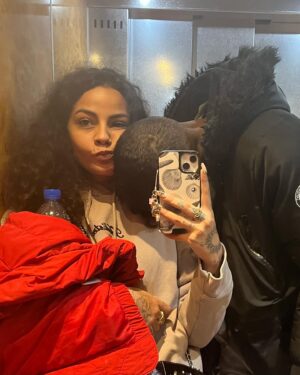 Sindy Michelle Claudia Auvity Instagram - Dis aux étoiles de nous préparer une bête de combinaison astrologique, on est bien déterminés à t’faire un p’tit frère. 

J’ai l’impression d’avoir inventé ces résultats, ces sensations, ces ressenti. J’ai l’impression que mon coeur va exploser tellement c’est violent. Merci pour votre soutien, on vous lit. 

Ainsi va la vida 🤍