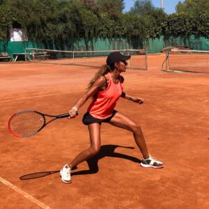 Sinem Güven Instagram - Bu da en yakın zaman #tbt si @sahyayci ‘nın gözünden 😎 Sağol tatlım 😘❤️🎾 #tennis