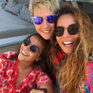 Sinem Güven Instagram - @unerzeynep O zaman bir yakın #tbt de benden gelsin. 🤪👯‍♀️👯‍♀️