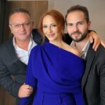 Sinem Öztürk Instagram - Canım annemizin yanımızda olmadığı ilk galamızdı..O bu filmi çok sevmişti..Biricik eşim filmimizi güzel anacığıma ithaf etti..🙏🏻Kalbimizde, aklımızda her anımızda hissediyoruz güzel meleğimi..🤍