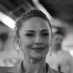 Sinem Öztürk Instagram - Dostların sıcaklığı içimizi ısıtmışken  @yagmurbaskurt  yakaladı 🤍