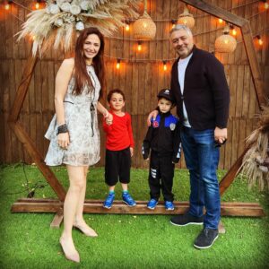 Sinem Öztürk Instagram - Harika bir yıl sonu partisinden ❤️ Gözlerimiz dolu dolu izledik sizi minik kuzular 🧿