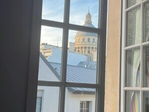 Siobhán McSweeney Instagram - Au revoir Parisfrance.Thank you @cc_irlandais for letting me get fat and lazy and happy like a cat in a bookshop window. I’ve had a wonderful time ( I also left my red scarf in my room. Can you post it over. It was a present) I needed this time. I was tiiiiiiired. I didn’t need the third pastry though. But I relished every buttery crumb ☺️