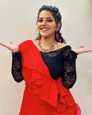 Sireesha Bhagavatula Instagram - Dolled up for #VijayAntonyLive yesterday in Kovai ❤️

Wearing this beautiful outfit from @styl_chennai ❤️🖤
Gorgeous makeover by MUA @harini_muah ❤️🖤
Elegant hairstyle by @shreenika_beautician ❤️🖤