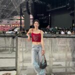 Sisley Choi Instagram - 🎟️❣️ 我媽想當年的小背心 現穿在我身 :)