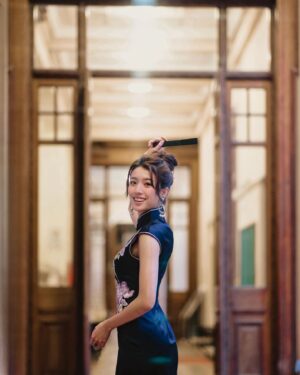 Sisley Choi Instagram - 🤍
就算要像野草一樣堅韌
也不要沒了天真與幻想
.
@cac_1959