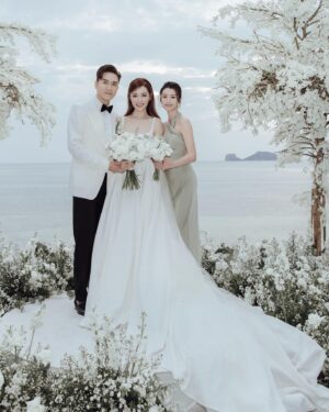 Sisley Choi Instagram - 一直守護, 一直愛. 🤍🌸

we all know when love is present
words are sometimes just the cherry on top :)
