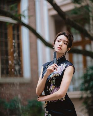 Sisley Choi Instagram - 🤍
就算要像野草一樣堅韌
也不要沒了天真與幻想
.
@cac_1959