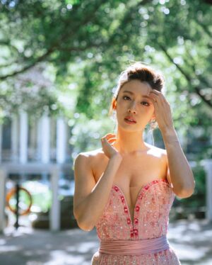 Sisley Choi Instagram - 🩰
even a quiet afternoon in the garden
could be the sweetest thing 🐈