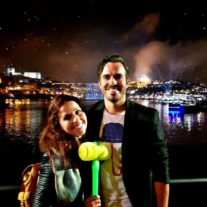 Sissi Martins Instagram - Nesta vida, S. João,
Nada se pode agarrar.
P'ra ver subir o balão
Nós temos que o largar. 📸@carlitos19700
@catarinapaivafreitas 
#saojoao
#oporto #loveislove #sissiruben #festa #cidademaravilhosa