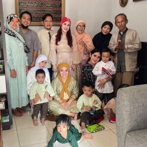 Sissy Firman Instagram - Eid Mubarak 🙏 Maaf lahir batin