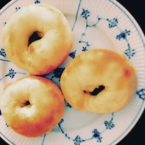 Sister Claire Instagram - 🍞.
.
思ったより、そうでもなく.
(表面がもっとポコポコになっていました)焼けました！.
.
.
#特にハッシュすることありません.
#ベーグル #stayhome ?