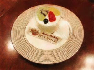 Sister Claire Instagram - シスターたちが、サプライズでお祝いしてくれました😭💦.
.
お友達にも祝ってもらったし、私の周りの方々は人を喜ばせる天才です…….
.
.
私もそんなふうになりたいな☺️