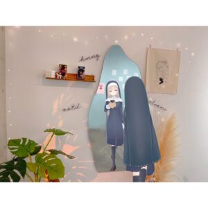 Sister Claire Instagram - 先日、hmngさん(@hamident83hami )の個展に遊びに行かせていただきました✨

イラストの展示もすごく素敵で、空間がめちゃくちゃおしゃれでどこを切り抜いても素敵だった…💐

hmng先生もとても可愛くて、きゅんでした…
お忙しいのに、イラストも描いてくださって…家宝にします…

グッズも買わせていただいてほくほく💐
ステッカーと、ポスターを買わせていただきました…💞