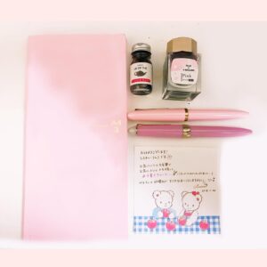 Sister Claire Instagram - 愛用の筆記具たち🖋.
.
＊ #セーラー万年筆夜桜.
＊ #セーラー万年筆プロフィットjr ＊ #セーラーインク pink
＊ #エルバンインク lie de the
＊ PLUS×sailor ca.crea