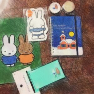 Sister Claire Instagram - これはミッフィー展でおむかえしたグッズたちです…☺️.
.
.
.
お気に入りの絵本の一幕に、愛着…✨.
.
#ミッフィー展 .
#ミッフィー展グッズ
