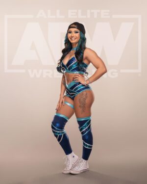 Skye Dolecki Instagram - The truest of Blue’s 💙

Photo: @speedy.photo 
Gear: @nogimmickgear 
Hair and makeup: @facesofgypsy