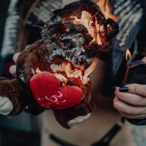 Skye Dolecki Instagram - I’ll lite your heart on fire like I do everything else 🔥

Photography: @decayedbeauty