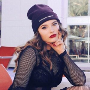 Skyler Wright Instagram - all u wanna do is f*ck w me 🙄 @simonetuffy with the skillz 📷