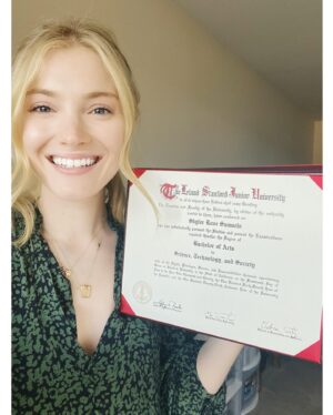 Skyler Samuels Instagram - opening the mail has never felt so good 😊 ✨ a moment of celebration and gratitude during these weird times #classof2020  #thanksfedex
