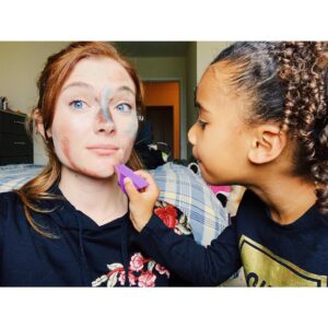 Skyler Samuels Instagram - my niece has taken up a new career as a makeup artist. dm her for direct booking 👩‍🎨