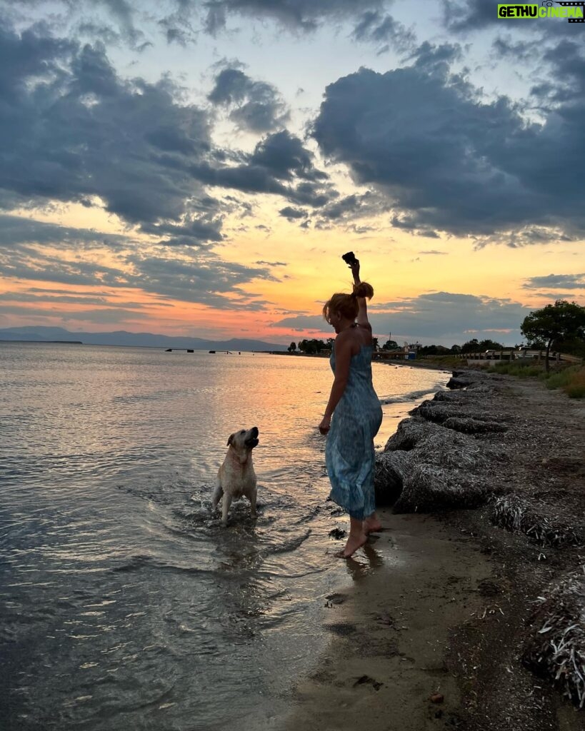 Smaragda Karydi Instagram - Φθινοπωρινά απογεύματα με τον οφίσιαλ @yiannisofficial