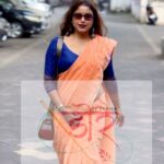 Sneha Paul Instagram - Travel with ur comfy wear ‘Saree’🧡💙 Material- Chiffion Saree with mirror work DM for bookings Orange sold out… Available colour Grey🩶Yellow 💛Green 💚 Pink 🩷 #sareelover #comfyoutfit #ethnicwear #sareefashion #simplicity #betrendy #instasareereels #weddingseason #shadiseason #timetraveler #trendingreels #sareelove❤️ #womensareecollection