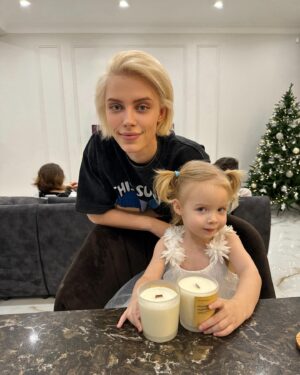 Snezhana Samokhina Instagram - Всем чуда🫂