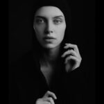 Snezhana Samokhina Instagram - Реальность жестокая. Ваше укрытие не без щелей. Жизнь просачивается во всё. И вы реагируете. Никто не спрашивает, реальность это, или нет, правда, или ложь. Только в театре такой вопрос имеет значение. И даже там едва ли.