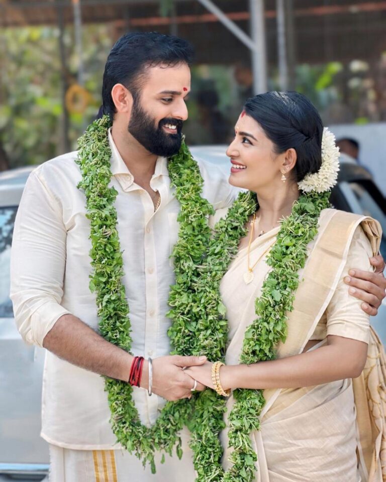 Snisha Chandran Instagram - Finally Radhakrishna got Married❤️ Coming soon on @zeekeralam #picoftheday #married #subhadramonzeekeralam #radhakrishnan #subhadram #subhadramserialonzeekeralam #like #instagram #instalike #liketime #instagood #love #snishachandran