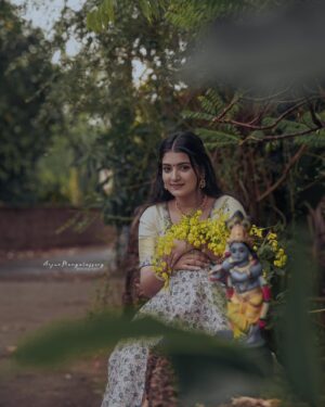 Snisha Chandran Instagram - കണ്ണാ✨

📸 @_arjunmangalashey_ 
👗 @gourigopinath_official 

#picoftheday #vishu #vishuspecial #vishuphotography #instagood #instagram #instadaily #instlike #love #loveyourself #loveyou #pic #picofday #vishulovers❤️
