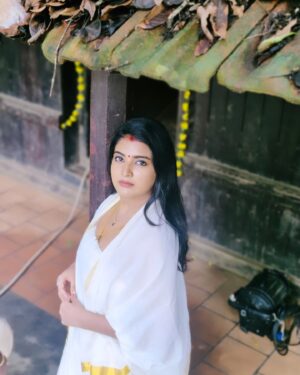 Snisha Chandran Instagram - 💫

📸 @_anandhu_b_sathyan_ 

#picoftheday #traditional #pic #like #likesforlike #instagram #instadaily #instalike #instagood #snishachandran #subhadramonzeekeralam #loveyourself #love #loveislove #liketime #instamood