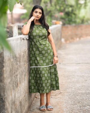 Snisha Chandran Instagram - 💚🤍

📸 @_arjunmangalashey_ 
👗 @paraiso_comfortwears 

#picoftheday #picture #picofday #green #greenlove #like #instagram #instadaily #instalike #instagood #instamood #love #loveyourself #snishachandran