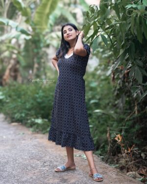 Snisha Chandran Instagram - 🖤

👗 @paraiso_comfortwears 
📸 @_arjunmangalashey_ 

#picoftheday #pictures #like #likesforlike #instagram #instagood #instadaily #snishachandran #loveyourself