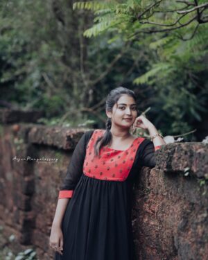 Snisha Chandran Instagram - 🖤❤️🖤

📸 @_arjunmangalashey_ 

#picoftheday #picture #pic #love #loveyourself #snishachandran #instagram #instalike #like #instagood #instadaily #instamood #instafashion