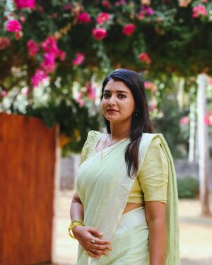 Snisha Chandran Instagram - 💫🌸

📸 @_wo_l_fy_ 

#picture #pic #picoftheday #picofday #like #liketime #likesforlike #insta #instagram #instadaily #instagood #love #loveyourself #snishachandran #anjali