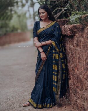 Snisha Chandran Instagram - 🖤

🥻 @kalyani_cotton 
📸 @_arjunmangalashey_ 

#picture #black #blacksaree #sareelove #sareelover #loveyourself #love #instalike #like #intagood #instagram #instagood #instadaily #instamood #insta #picoftheday #picofday #snishachandran #love