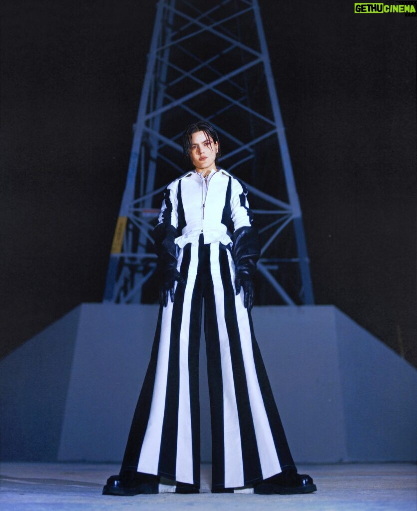 SoKo Instagram - Beetlejuice Beetlejuice Beetlejuice .. 📸 @colinsco Styled by @jaredengstudios in @rochasofficial Make up @amberdmakeup Hair @sheardeath For @numeromagazine