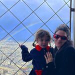 SoKo Instagram – ✌️ 🌈 Gay Paree 🌈 ✌️ 
Swipe for magical rainbow party on top of the Eiffel Tower ! 
Pic by @_lowlowlife_