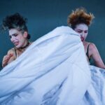 Sofía Gala Castiglione Instagram - QUE DE MAGNIFICO TIENE SER YO? teoria sobre la cama desde mañana 2/5 hasta el 24/5 inclusive de miercoles a domingo 19:30hs en @elsanmartinctba VENGAN A LA CAMA CON NOSOTRAS no cuelguen que son poquitas funciones texto: @liliana.viola direccion: @julieta.ascar somos: @zoedirienzo @analiacouceyro y yo musico en escena @ismael.pinkler produccion: @carostegmayer las fotos son del alucinante @furman.carlos