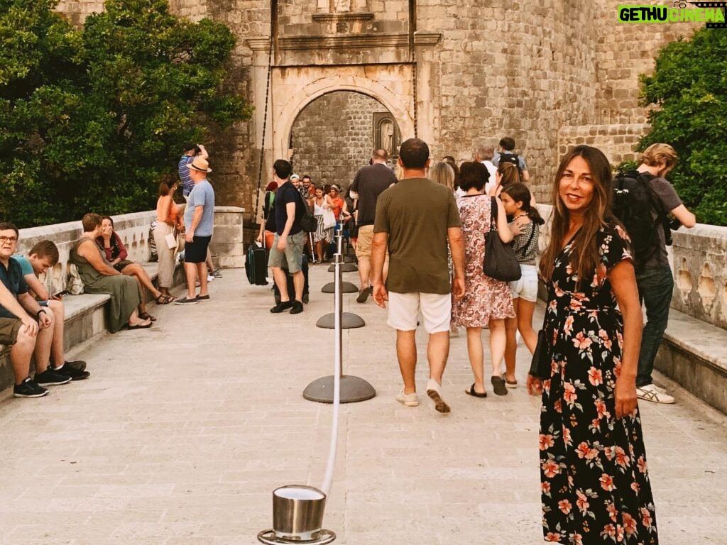 Sofía Sisniega Instagram - La madre es lo único cierto que en la vida podemos gozar. 🫶🏽