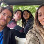 Sofía Sisniega Instagram - Llovió amor a cascadas. Gracias por tanto, 🙌🏽 a los que están en las fotos y a los que faltan. 🫶🏽 #newseries #comingsoon