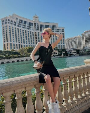 Sofía Carrera Instagram - Vegas🍸🍒💚