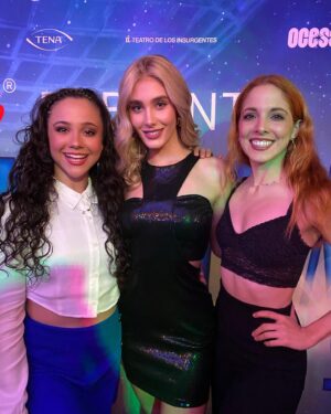 Sofía Carrera Instagram - 100 reps de mamma mia!💙💙🫰🏻🫰🏻gracias @tina_galindo @danielvillafane #claudiocarrera y toda la compañía de @mammamia_mx ✨🙏🏻