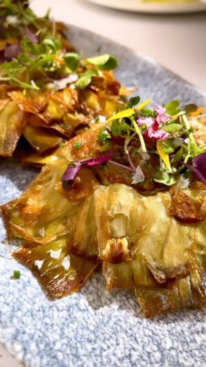 Sofia Escobar Instagram - Para celebrar el Día Del Padre nos fuimos a conocer el maravilloso restaurante @floridaparkoficial y nos quedamos rendidos, nos ha encantado absolutamente todo. Os aconsejamos, si estáis por Madrid ir a probar sus platos 😋 Nosotros optamos por las alcachofas con yema y trufa, risotto de boletus de entrantes , el pulpo y la hamburguesa de principal y de postre la torrija y tarta de manzana 🍏. Volveremos! Gracias!